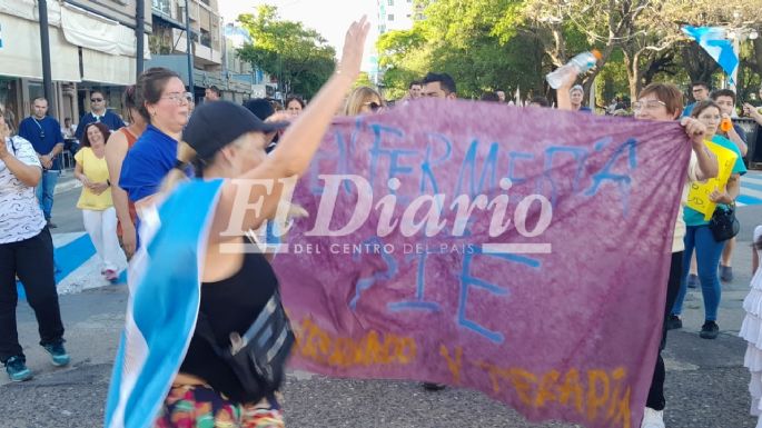 Inició la movilización de los trabajadores de salud del Pasteur