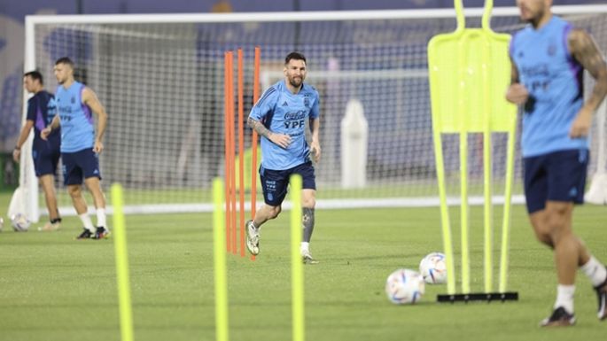 La selección entrenó a puertas cerradas y participó Lionel Messi