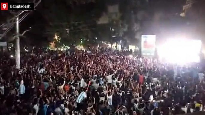 Los hinchas "argentinos" de Bangladesh celebraron la victoria del equipo de Scaloni