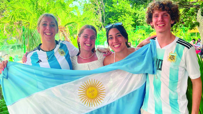 Villamarienses celebraron en la ciudad, Qatar y hasta en México