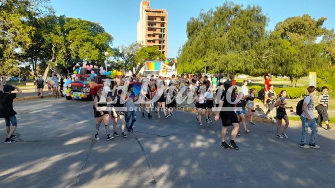Comenzó el Festival del Orgullo en la Costanera