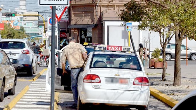 Taxis piden aumento de tarifa