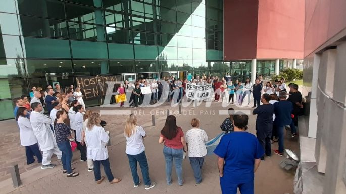 Aún sin soluciones, trabajadores de la salud del Pasteur siguen esta mañana de asamblea