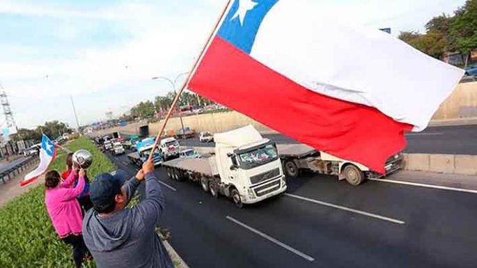 Tras más de dos semanas de paro, llegaron a un acuerdo el Gobierno y los camioneros