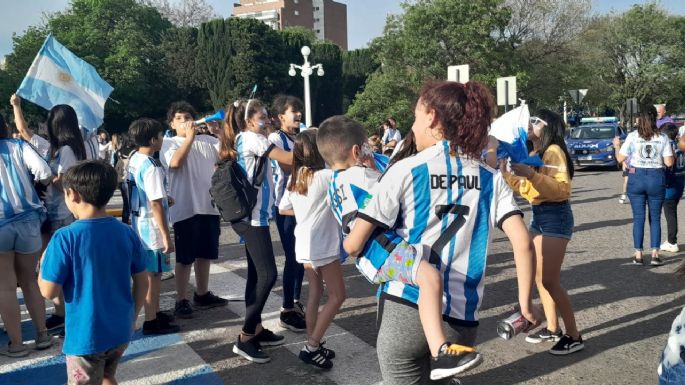 FOTOS - Villa María festeja el triunfo de Argentina  en Plaza Centenario