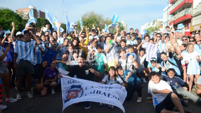 GALERÍA DE FOTOS - Festejos en Villa María por el triunfo de Argentina