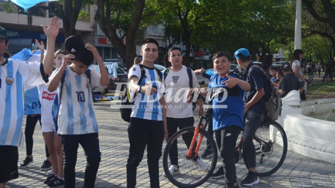 GALERÍA DE FOTOS - Festejos en Villa María por el triunfo de Argentina