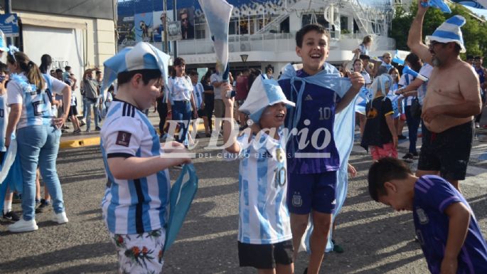 GALERÍA DE FOTOS - Festejos en Villa María por el triunfo de Argentina