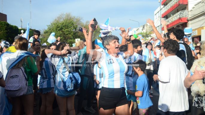 GALERÍA DE FOTOS - Festejos en Villa María por el triunfo de Argentina