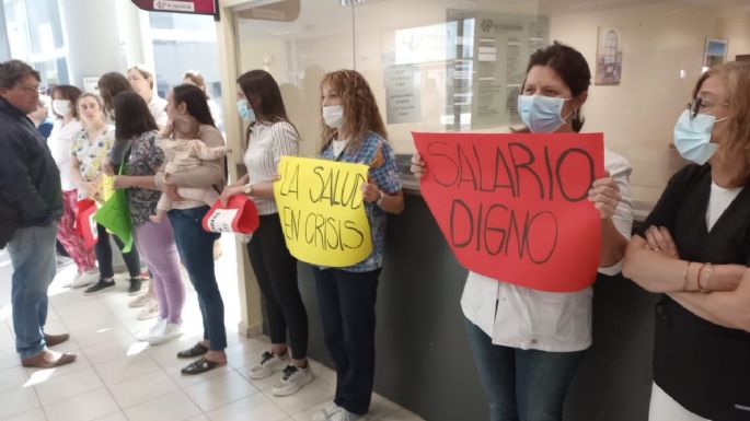 [Videos] Asamblea y abrazo solidario en el Hospital Pasteur