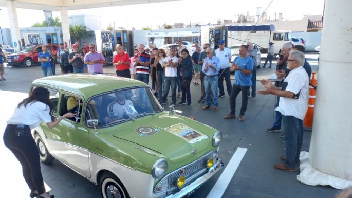 [Videos] Comenzó el Rally de Autos Antiguos con 70 participantes