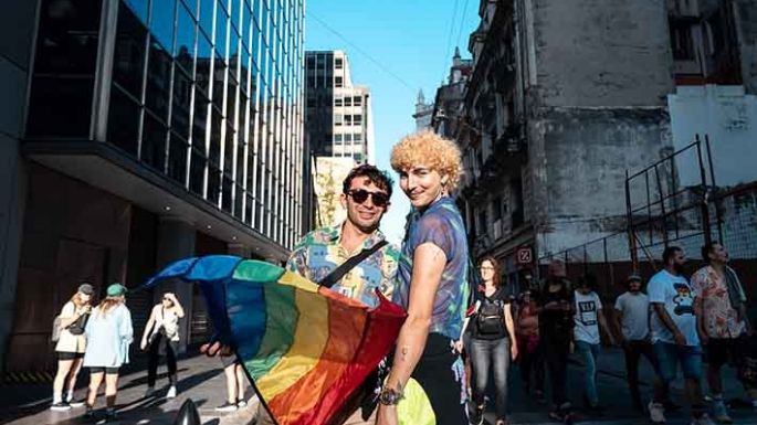 Bajo la bandera del arcoíris