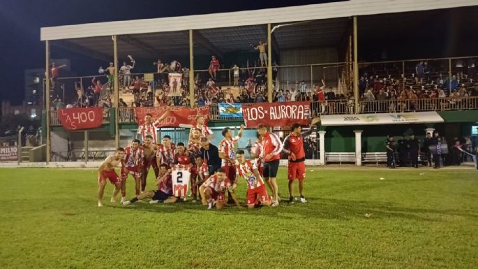 Alumni ganó el clásico y aseguró la clasificación