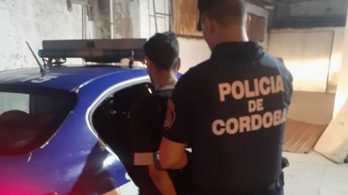 Detenido por golpear y amenazar a un hombre y a su hijo de 15 años