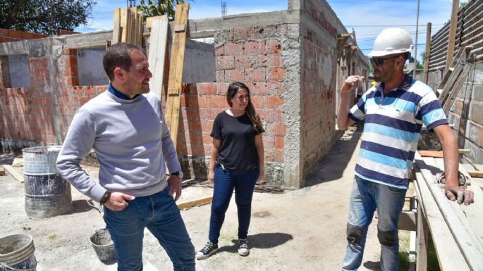 Avanzan en la construcción del SUM en barrio La Calera