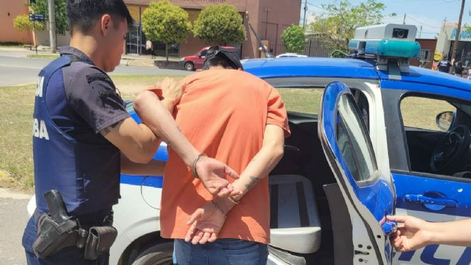Golpeó a su expareja quien iba acompañada por el hijo de ambos en una moto