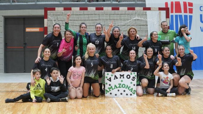 “Amazonas” y “Leyendas”, campeones del Torneo de Handball Amateur