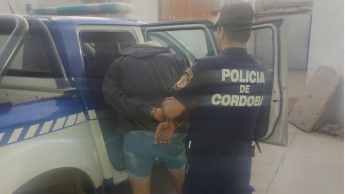 Amenazó a su pareja con incendiarle la casa y quedó detenido