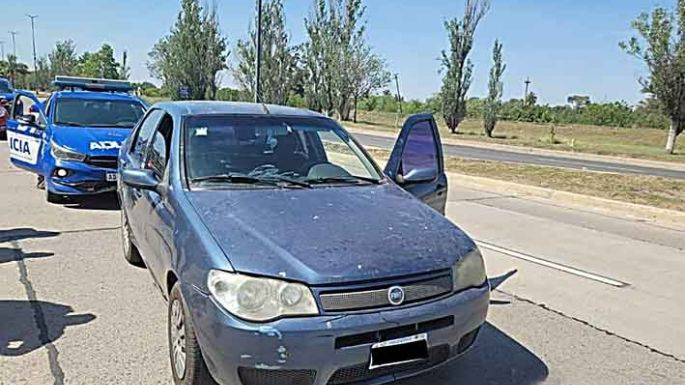 Los atraparon con  un inhibidor y dinero
