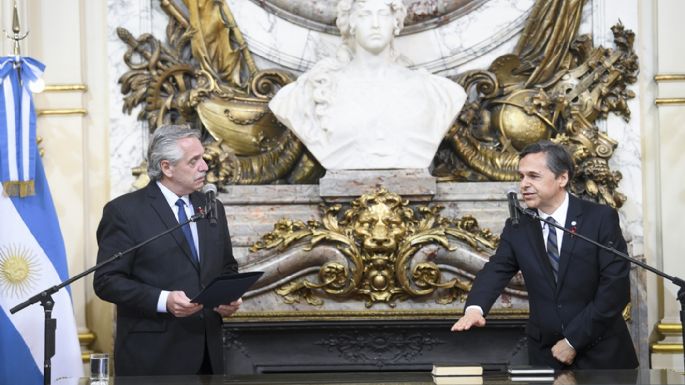 El presidente le tomó juramento al nuevo ministro de Transporte
