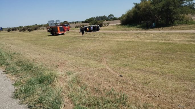 Cuatro personas hospitalizadas tras una colisión entre un auto y una camioneta
