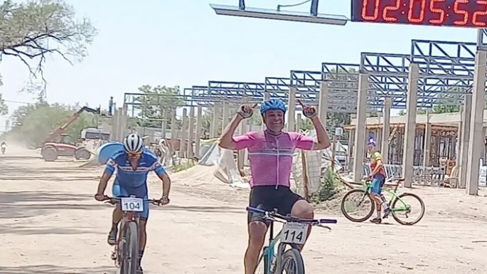 Saúl Rosa festeja en todos lados