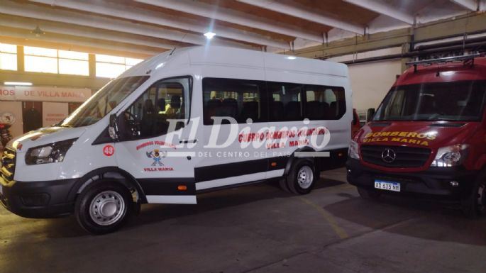 Bomberos presentaron la nueva unidad que adquirieron