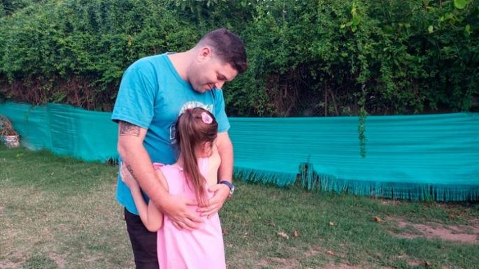 Le dieron el alta a la niña de 7 años baleada por su madre policía