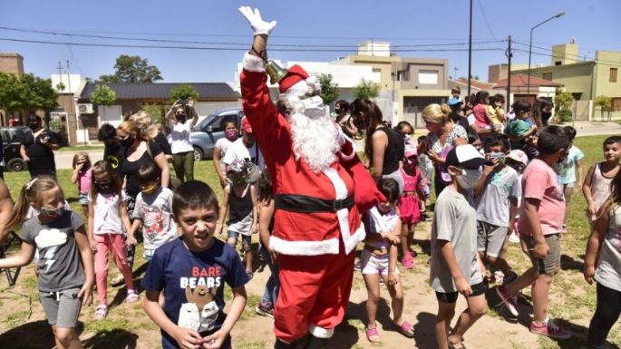 Papá Noel recorrerá los barrios con shows musicales y sorteos