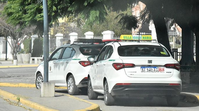 Hoy tratan la suba del transporte, taxis y agua