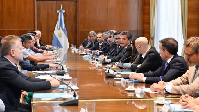 Anuncian acuerdo de precios con el sector del calzado deportivo para una rebaja del 15%