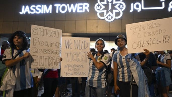 Reclamos y denuncias en la manifestación de hinchas argentinos por entradas para la final