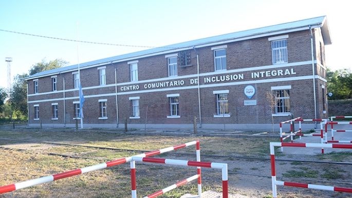 En Los Barrios - Hoy, Industrial y Evita