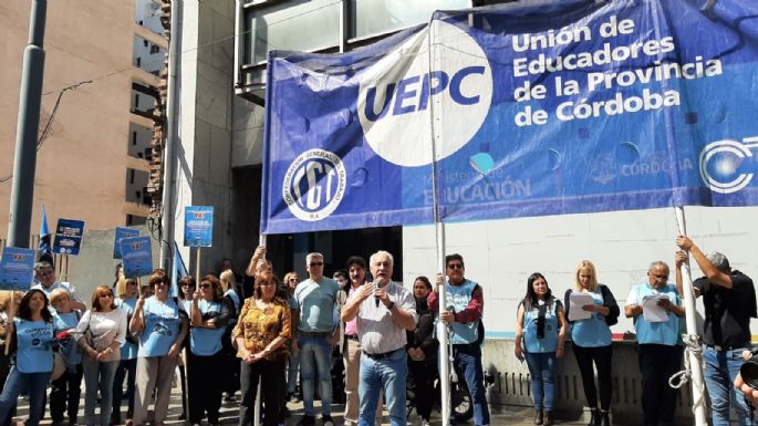 La Provincia excluyó a los docentes de los asuetos provinciales y UEPC criticó la medida