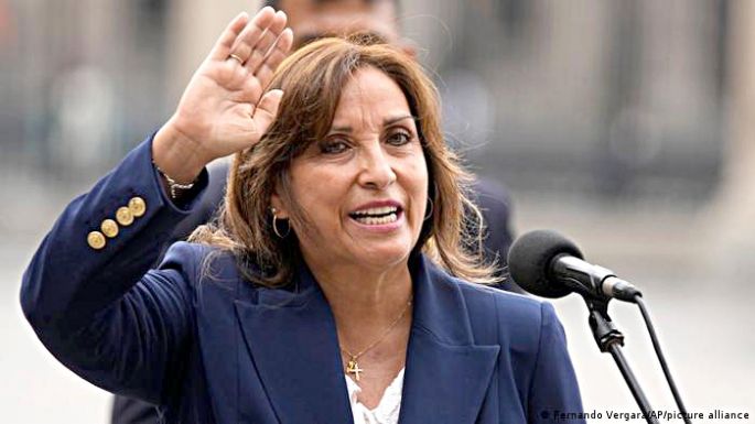 La presidenta descarta renunciar y exige al Congreso adelantar las elecciones