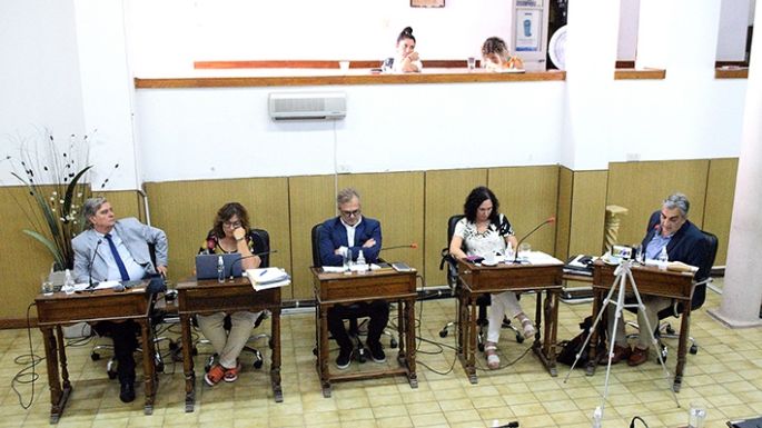 La oposición pidió informes por  contratación directa a una empresa