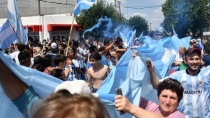 Locura en Calchín, el pueblo del cordobés Julián Álvarez