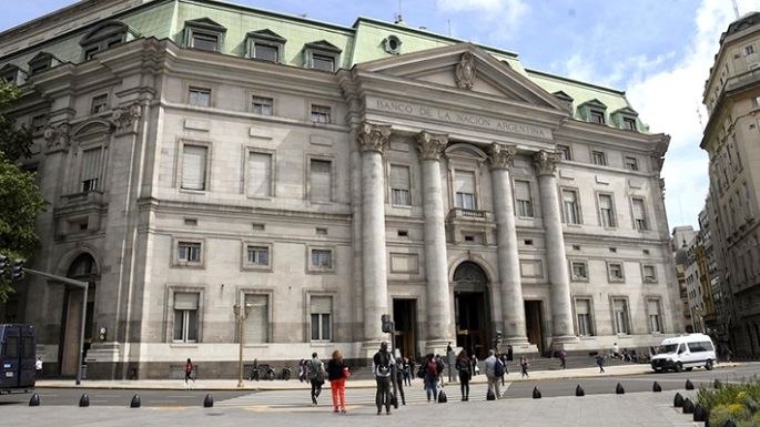 Empleada del Banco Nación retiró  dinero de las cuentas de clientes