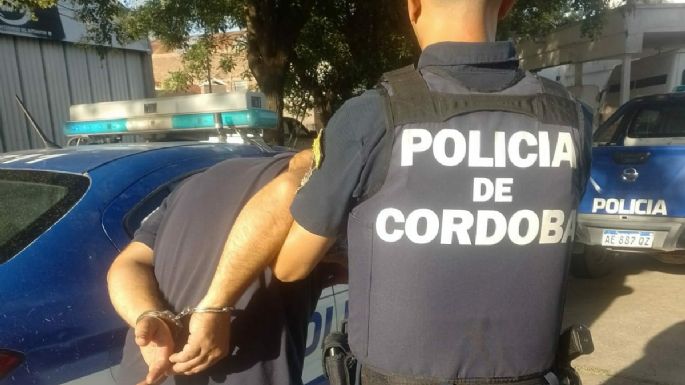 En medio de los festejos rompió una vidriera y quedó detenido