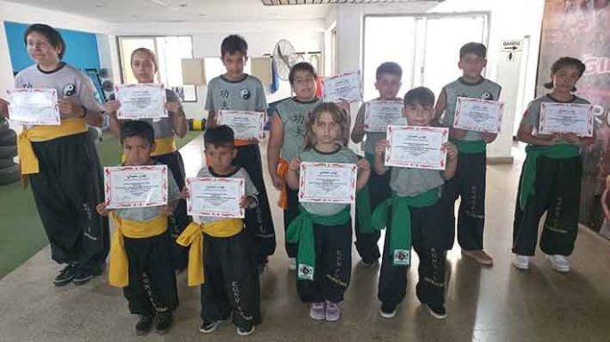 Se concretaron ascensos en la escuela Lingdao Long