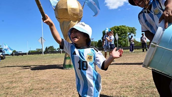 Se decretó feriado nacional para  “festejar y compartir” con la selección