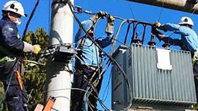 Sufrieron quemaduras dos operarios de EPEC  al explotar y prenderse fuego un generador