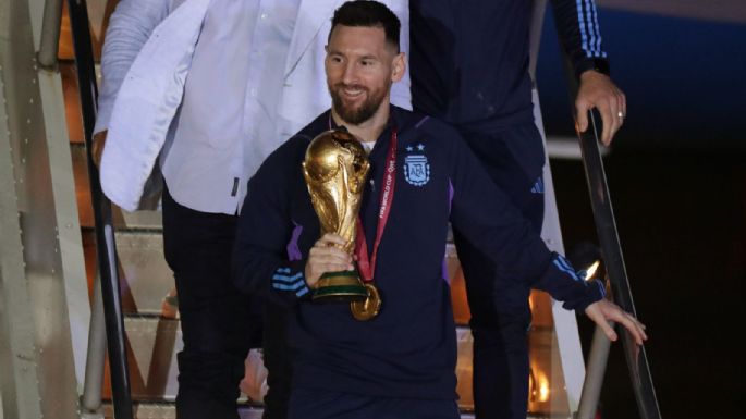 ¡Los campeones llegaron a la Argentina y trajeron la Copa a casa!