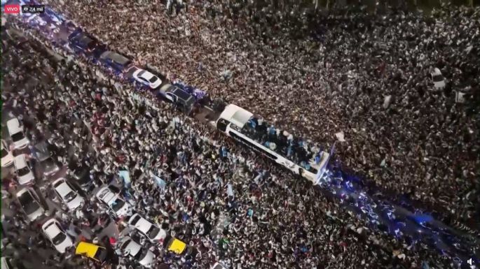 ¡Los campeones llegaron a la Argentina y trajeron la Copa a casa!