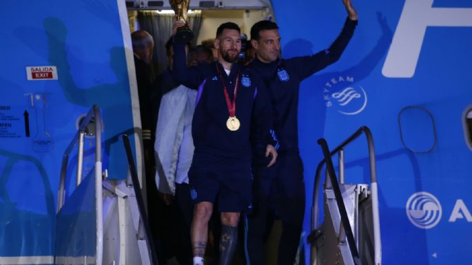 ¡Los campeones llegaron a la Argentina y trajeron la Copa a casa!