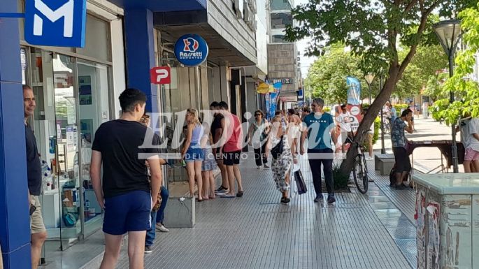 Menos regalos de Navidad: las ventas minoristas bajaron un 1,8% este año