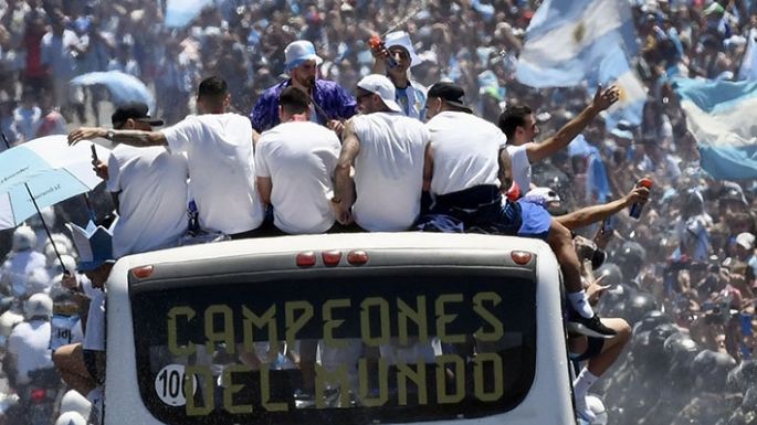 Fue la bienvenida más popular a los campeones