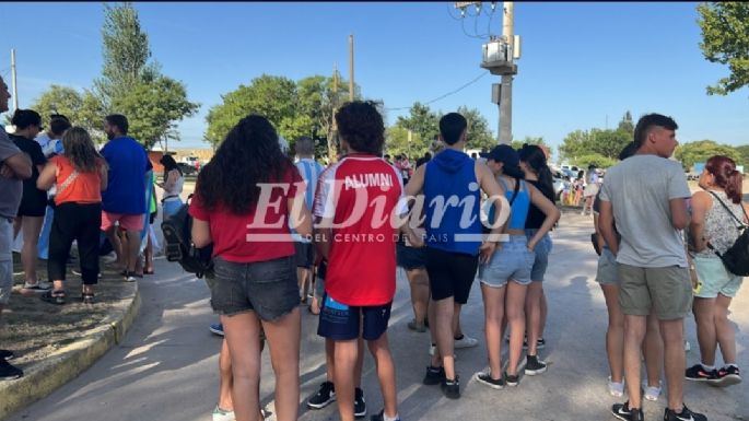Villamarienses viajaron a Calchín para recibir a la Araña