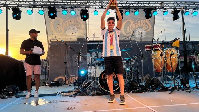 Julián Álvarez: "Si trabajan, se esfuerzan y hacen las cosas bien, van a lograr sus sueños" 