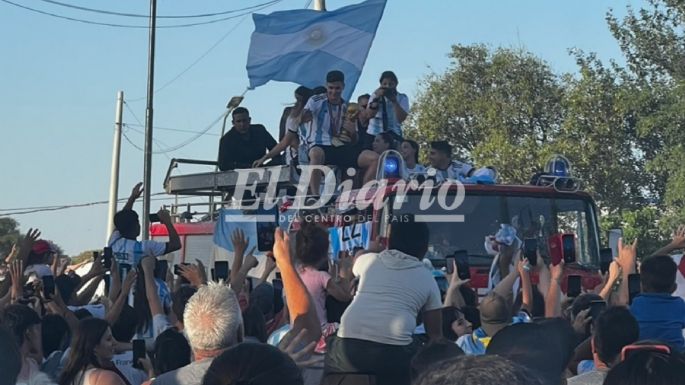 FOTOS Y VIDEOS - Un pueblo desbordado de alegría por Julián Álvarez